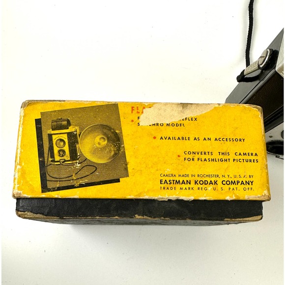 Vintage Kodak Brownie Reflex Synchro Camera With Box - Picture 5 of 10